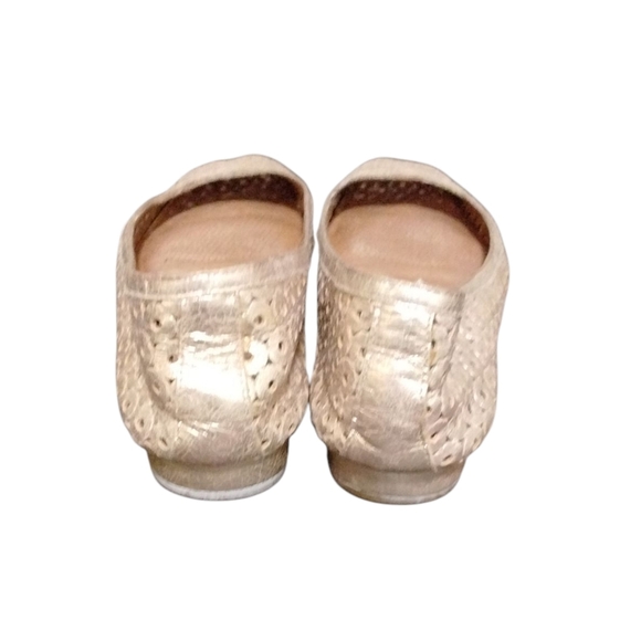 Corso Como Gold Flats with Sleek Design Women's Size 8 - Picture 6 of 10